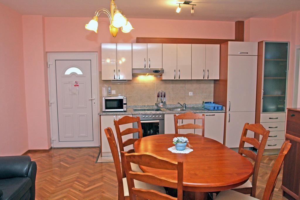 Apartmani Paula Makarska Exterior photo
